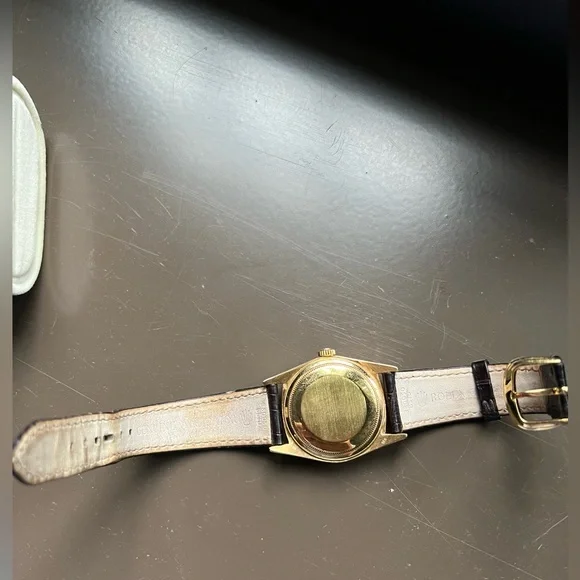 🥇Rolex🥇- Preowned Vintage Mens 1985 Brown Alligator Strap. - Picture 3 of 5